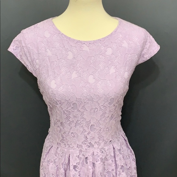 Lilac lace dress - Picture 2 of 5
